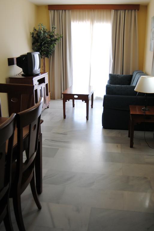 Apartamentos Turisticos Anoreta Ринкон-де-ла-Викториа Экстерьер фото